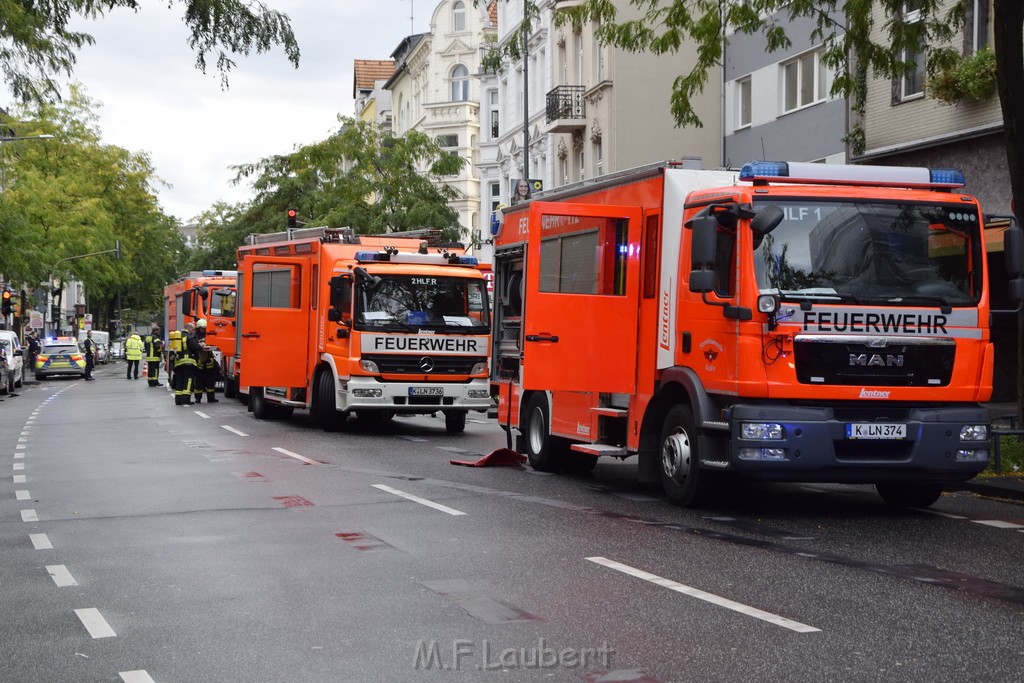 Feuer 2 Koeln Nippes Neusserstr P156.JPG - Miklos Laubert